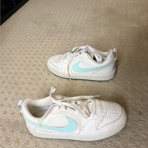 Nike Court Borough Low White and Ice Teal Big Kids 5.5/Women’s 7 Sneakers